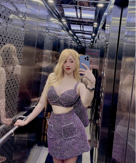 Sở hữu chiều cao khiêm tốn nhưng nhìn tổng thể vóc dáng vẫn cân đối, nhỏ nhắn.