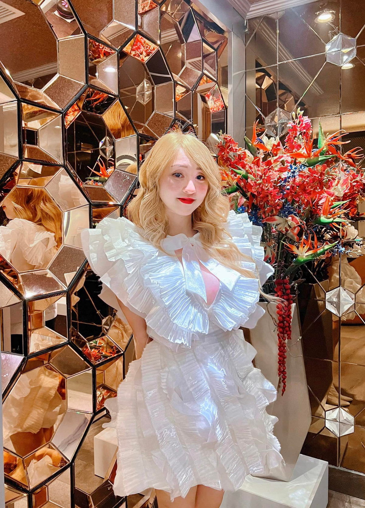 Stella là nữ TikToker sở hữu kênh với gần 1 triệu lượt theo dõi. Mặc dù là cái tên khá mới thế nhưng sức ảnh hưởng của cô cũng được cư dân mạng biết đến.