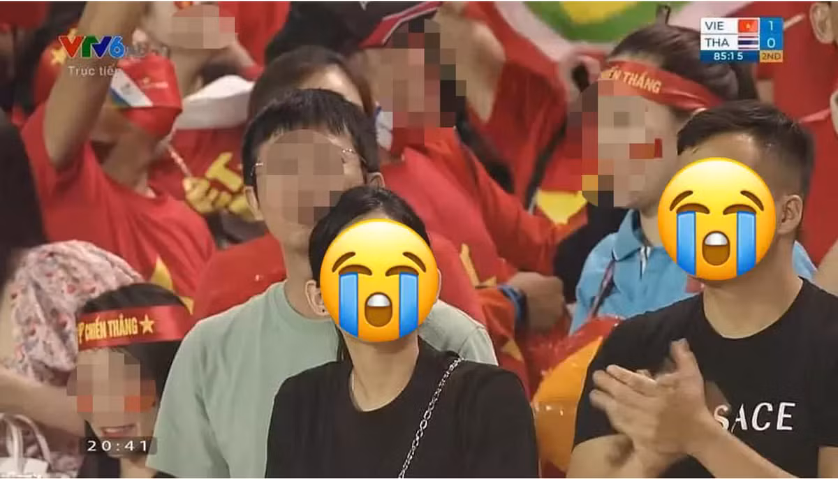 Ngoài chiến thắng của đội tuyển U23 Việt Nam tại SEA Games 31, mới đây cư dân mạng còn đặc biệt quan tâm đến một cặp đôi hòa vào hàng vạn khán giả trên sân Mỹ Đình, cổ vũ tối qua.