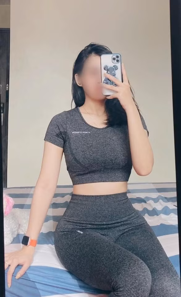 Hiện cặp đôi nhân vật được netizen "săn lùng" đã khóa trang cá nhân để tránh bão công kích từ cộng đồng mạng.