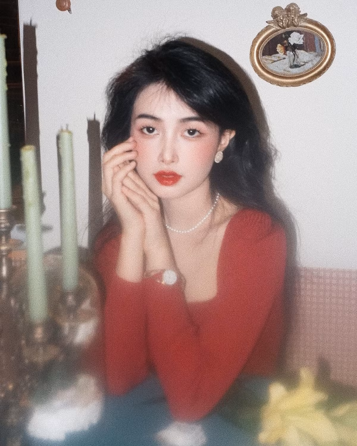 Cô nàng nổi lên với các clip quay về thập niên 80, 90 trên nền nhạc hoài cổ, mỗi clip TikTok của Mai Linh đều nhận về hàng chục, hàng trăm ngàn lượt xem.