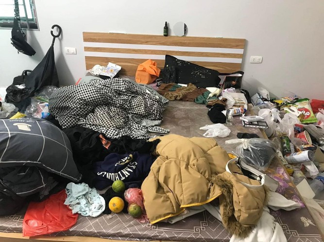 Con gái không ở bẩn thì thôi, một khi ở bẩn thì cánh mày râu chỉ có nước chào thua.