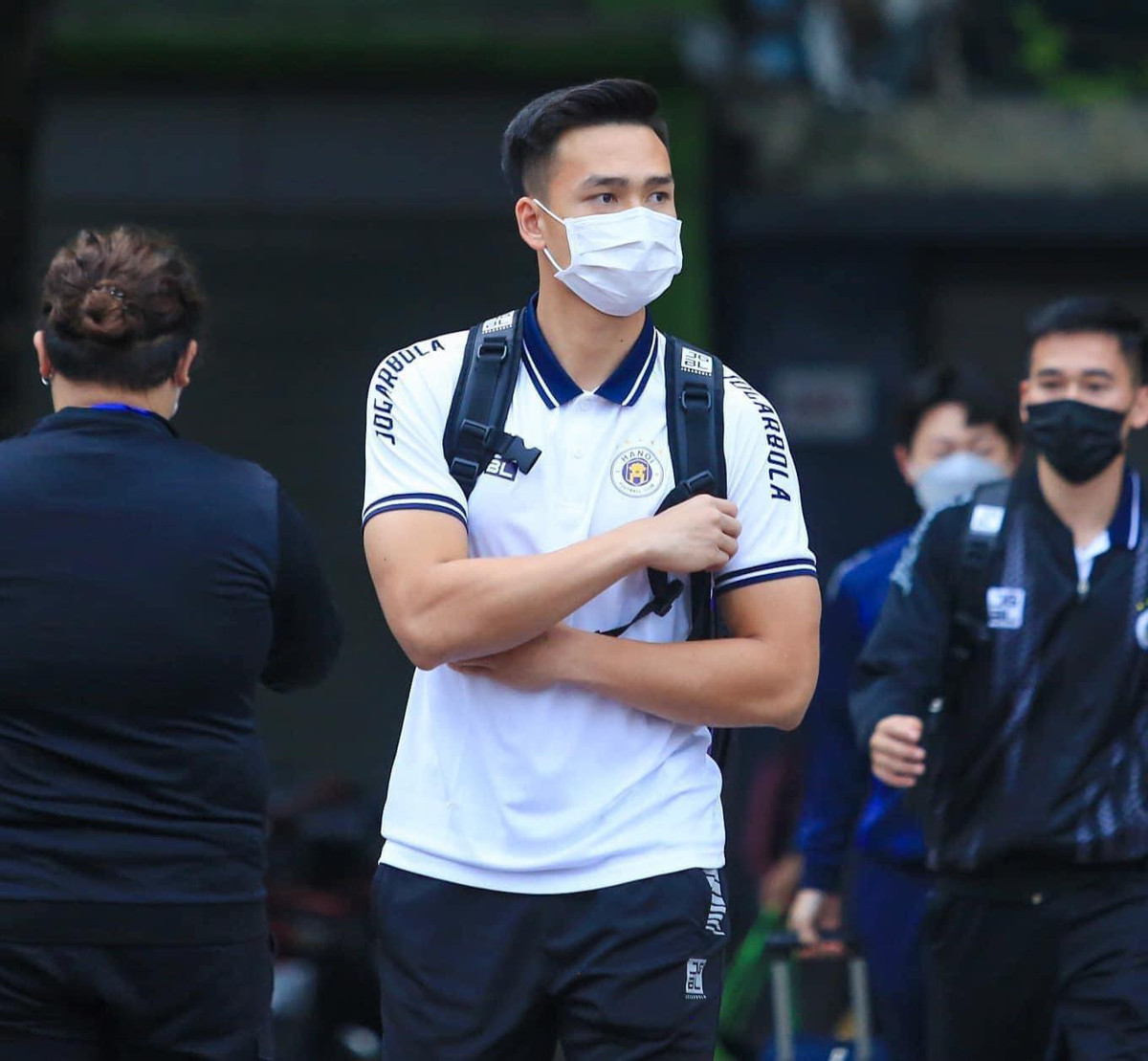 Được xem như "em út" của Văn Hậu, nam cầu thủ được đánh giá là gương mặt sáng giá cho đội tuyển khi sở hữu thể lực ổn định, chiều cao ấn tượng, khả năng phán đoán và bật nhảy tốt.