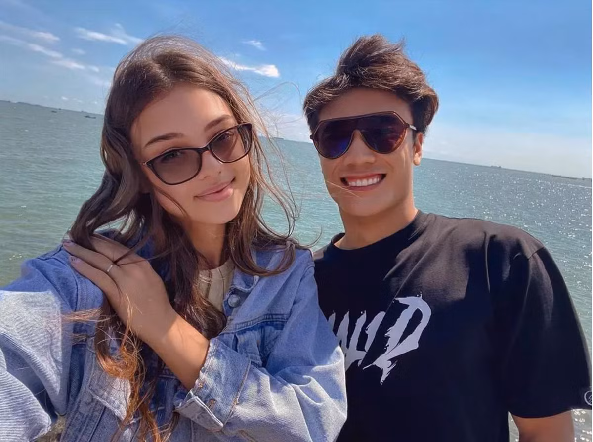 Kể từ khi công khai, cặp đôi không ngần ngại chia sẻ nhiều khoảnh khắc tình tứ mặn nồng bên nhau.