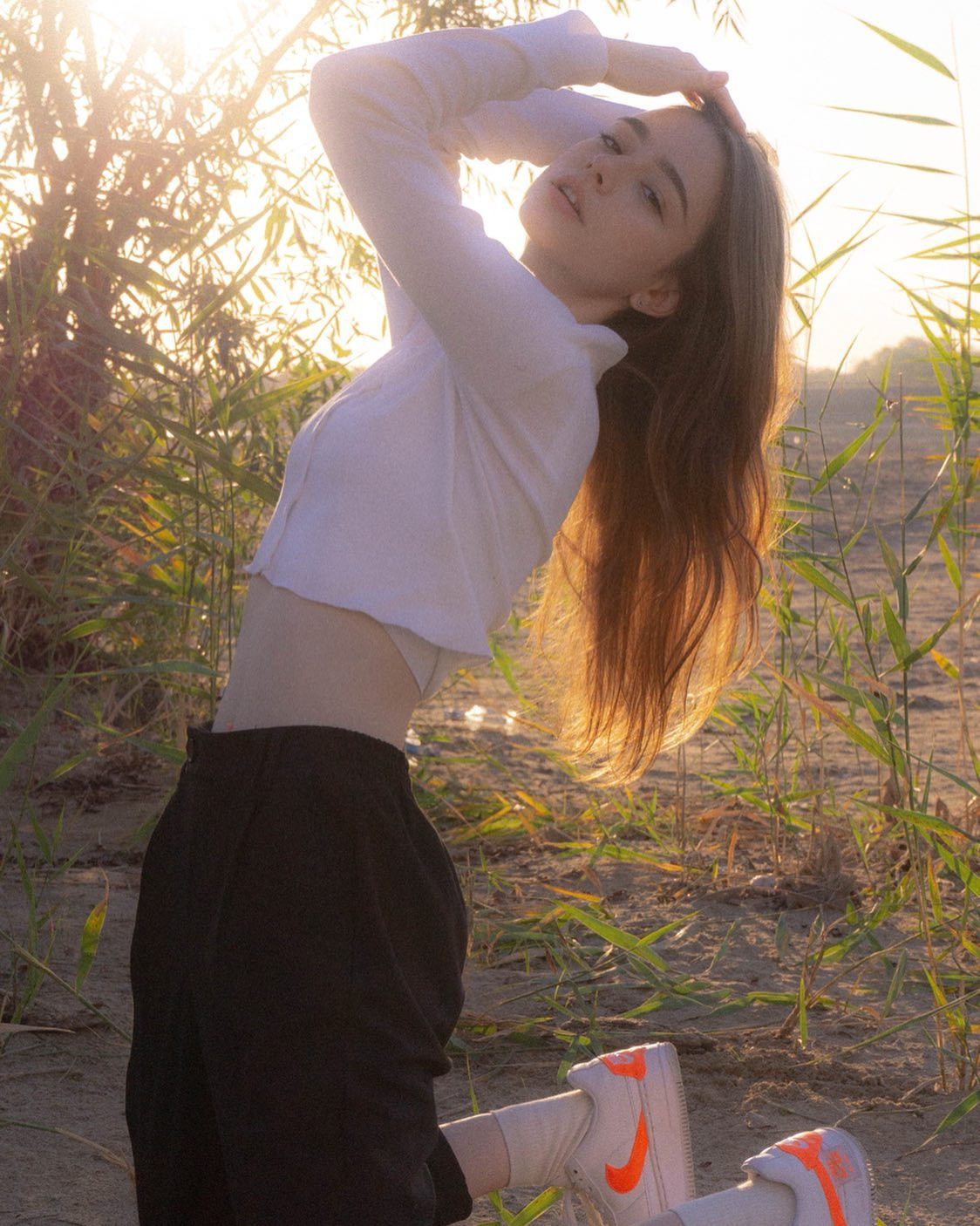 Không thể không nhắc đến những hợp đồng làm người mẫu của cô. Không chỉ có diện mạo xinh đẹp, Dasha Taran còn nổi bật với hình thể thon gọn.