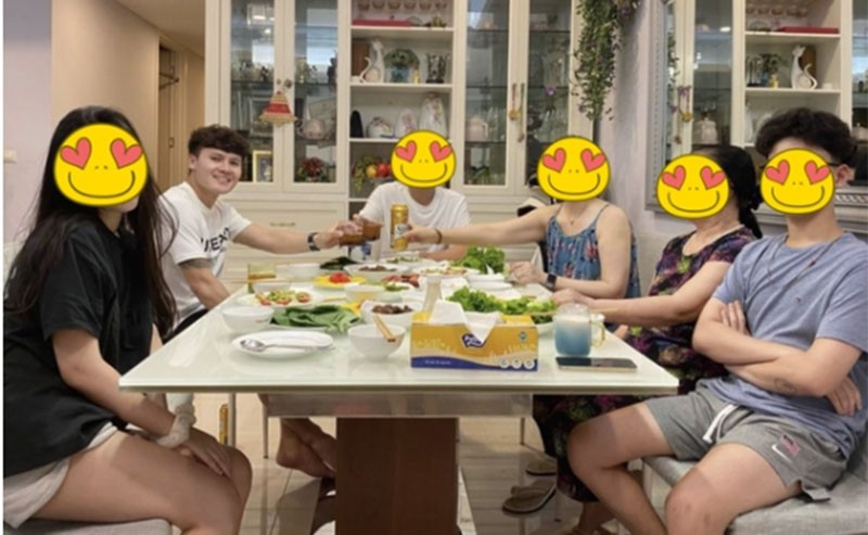 Trước đó Quang Hải cũng đã lộ hint về ra mắt gia đình bạn gái và thêm chuyến đi du lịch chung của Thanh Huyền với nhà bạn trai lần này, netizen đang rất hóng ngày được đường hoàng chúc mừng cặp đôi.