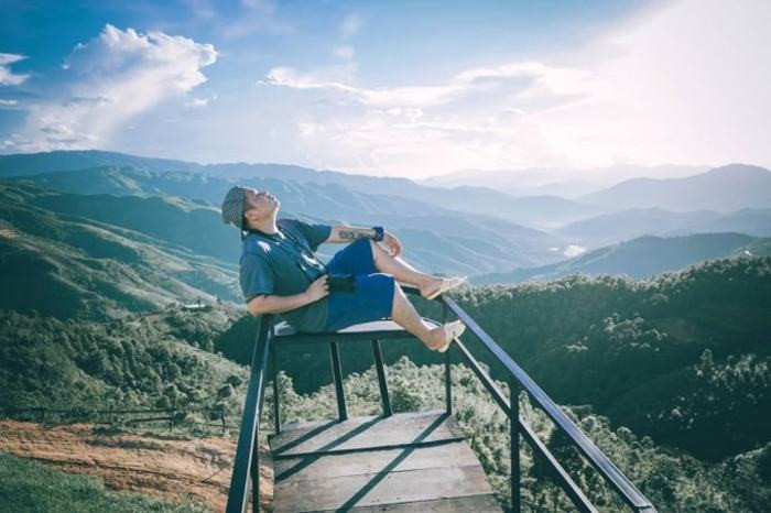 Pha Đin nằm trong “tứ đại đèo”của Tây Bắc, mang lại cho du khách những trải nghiệm ấn tượng với vẻ đẹp hoang sơ, hùng vĩ của thiên nhiên núi rừng.