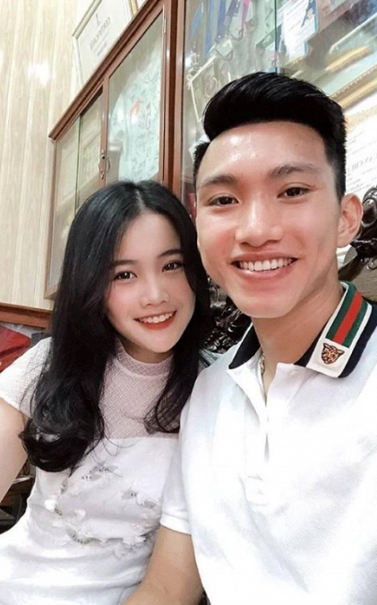 Đoàn Văn Hậu và Hoàng Anh ỐC từng có thời gian dài hẹn hò. Cặp đôi công khai tình cảm vào năm 2018, nhưng đã chia tay trong thời gian Văn Hậu xuất ngoại sang Hà Lan thi đấu cho CLB SC Heerenveen.