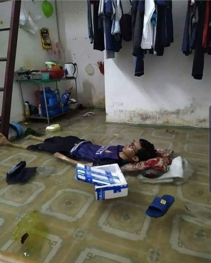 Hinh anh “cuoi ra nuoc mat” trong ngay Ha Noi “pho bien thanh song“