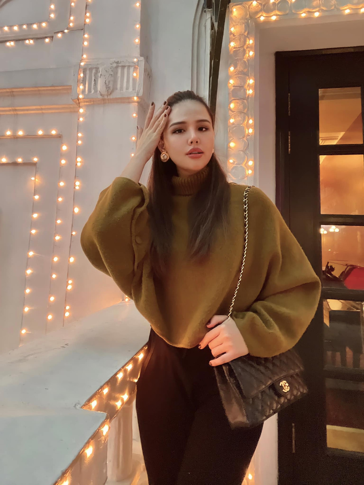 Tháng 5/2020, Phanh Lee lên xe hoa với doanh nhân Nguyễn Thành Nam – CEO của một tập đoàn khách sạn, khu phức hợp nghỉ dưỡng nổi tiếng tại Đà Nẵng.