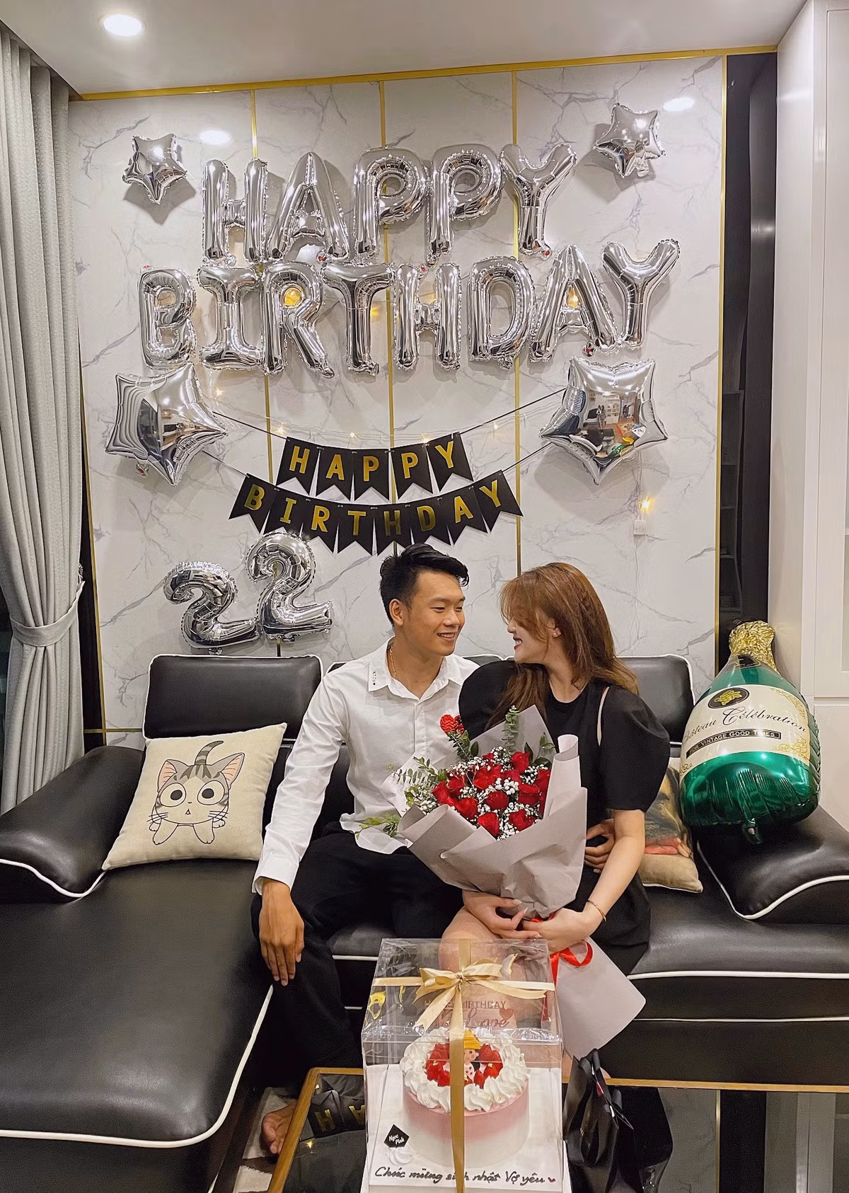 Khép lại 4 năm yêu mặn nồng, cặp đôi đã quyết định gắn bó lâu dài, cùng xây dựng gia đình hạnh phúc.