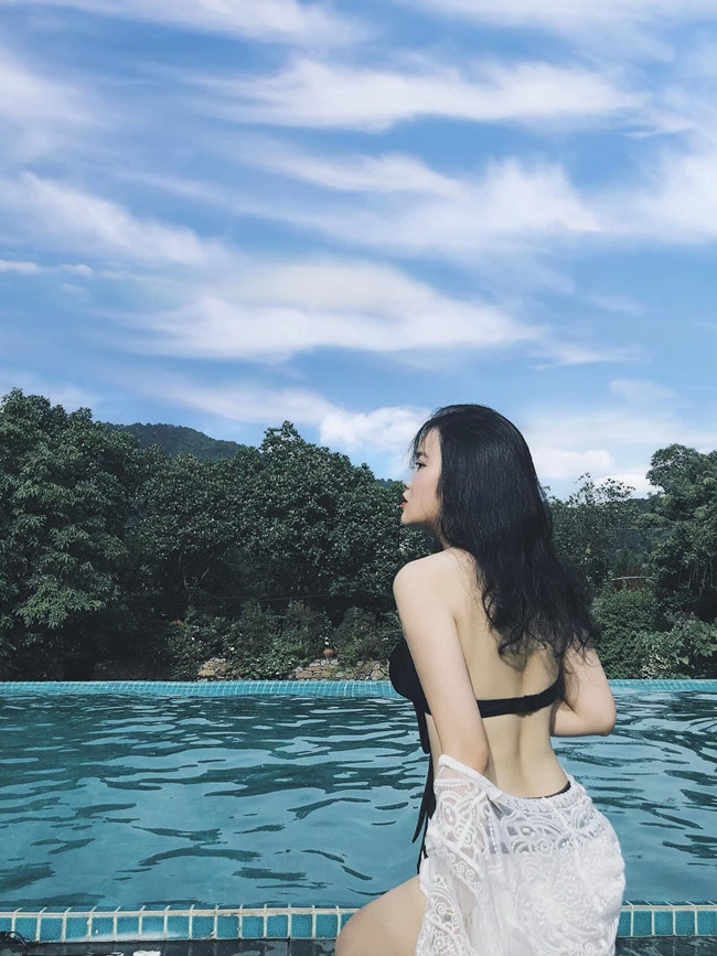 Hiện tại, cô cũng nhận được nhiều lời mời chụp hình quảng cáo, PR.