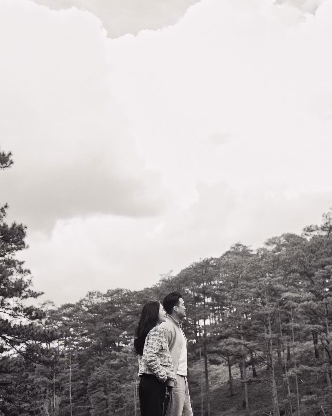 Những chia sẻ mới đây của Phillip Nguyễn được cho như lời thông báo tới mọi người về một đám cưới với Linh Rin sắp diễn ra.