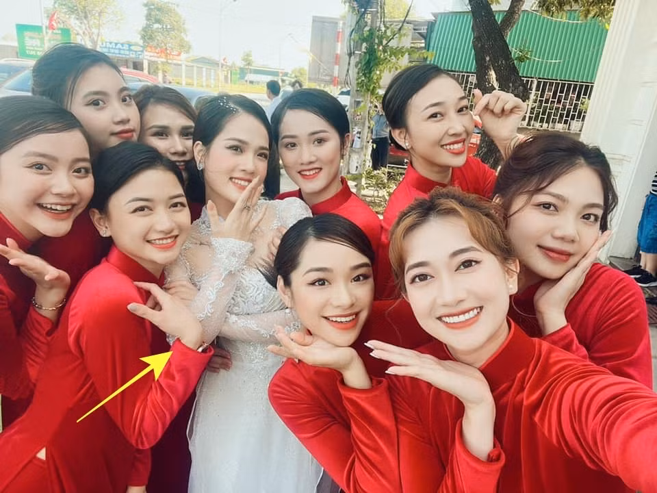 Vừa qua, Huyền My và Anh Tú đã tổ chức lễ đính hôn tại tư gia nhà gái ở Vinh (Nghệ An) vào ngày 18/5.