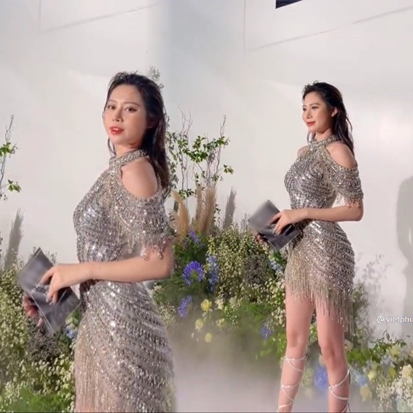 Trên tài khoản mạng xã hội TikTok mới đây, nữ TikToker gây chú ý khi đăng tải đoạn video clip mới ghi lại những hình ảnh xinh đẹp của mình ở một sự kiện.