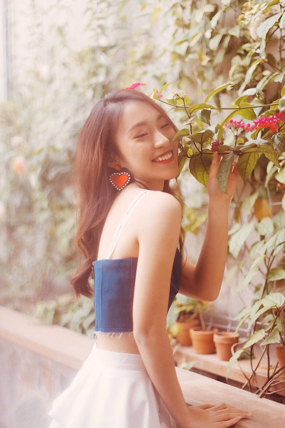 Thế nhưng cô nàng đã chọn học tại Học viện Ngoại giao để theo đuổi ước mơ làm MC của mình.