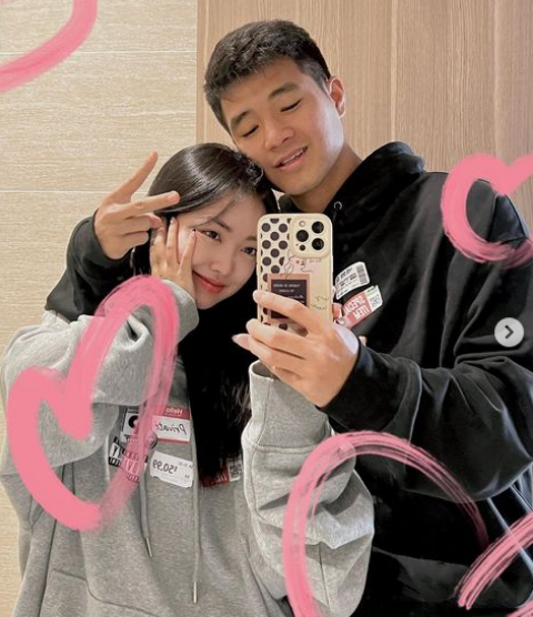 Nhiều người nhận xét, không cần phải lung linh như ảnh trên mạng xã hội, Mai Hà Trang vẫn toát lên vẻ xinh xắn, dễ thương và đầy thiện cảm.