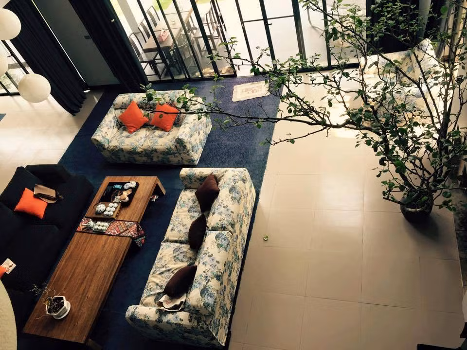 Khi du lịch Hà Nội bạn đừng quên ghé thăm homestay Phơri’s House ngụ tại thị trấn Quang Minh, huyện Mê Linh. Đây là một ngôi nhà được xây ven sông.
