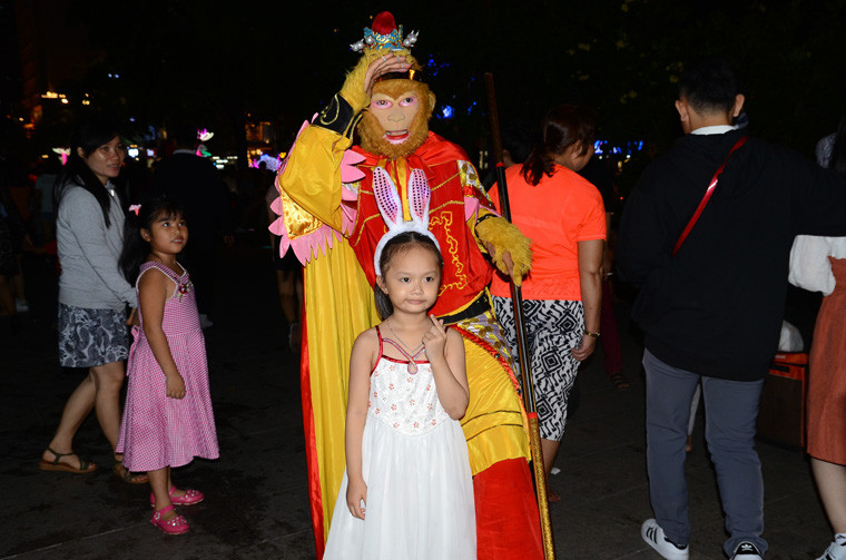 "Tề thiên đại thánh" cũng có mặt trong đêm Giáng sinh 2018.