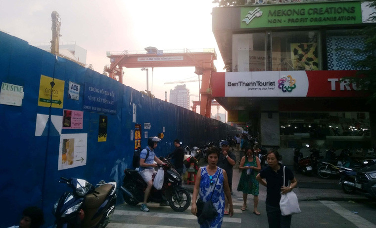 Vi sao dan tren “duong vang” Le Loi nhieu nam chua duoc don Giang sinh?-Hinh-8