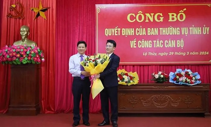 Chánh Văn phòng Tỉnh ủy Quảng Bình làm Bí thư huyện ủy Chanh Van phong Tinh uy Quang Binh lam Bi thu huyen uy