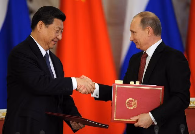 Lenh trung phat cang lam Nga xich lai gan Trung Quoc