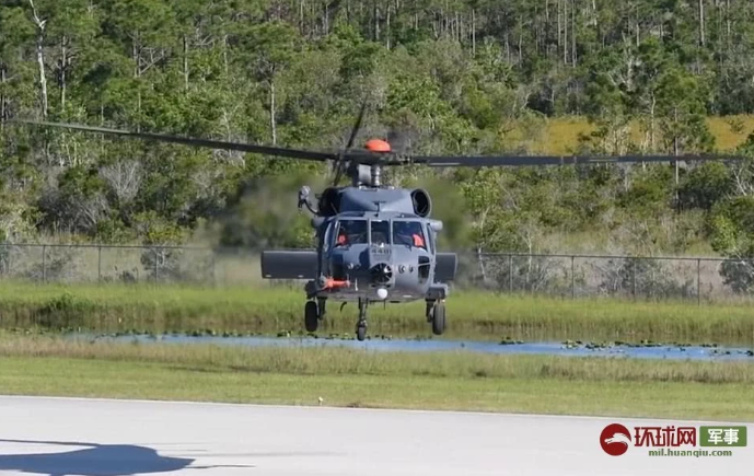 Nếu chỉ tính riêng các phiên bản phục vụ quân đội, UH-60 cũng có khoảng gần 30 phiên bản khác nhau. Ngoài ra còn có hàng chục bản xuất khẩu và các phiên bản dân sự khác. Nguồn ảnh: QQ.