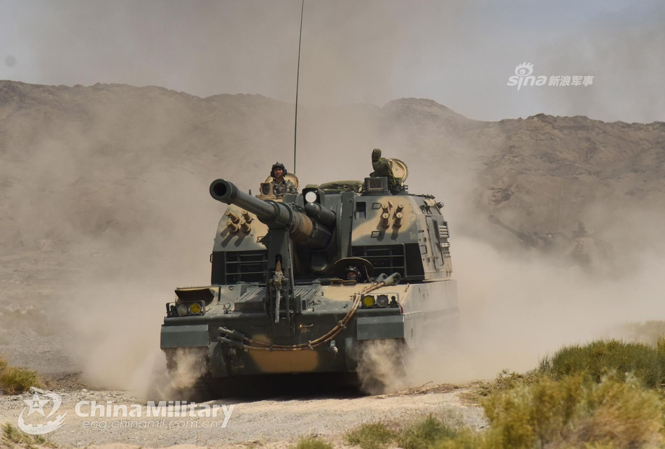 PLZ-05 hoàn toàn sử dụng đạn pháo 155mm nội địa do Trung Quốc sản xuất. Tầm bắn của khẩu pháo này vào khoảng 30 km với đạn pháo thường và tối đa lên tới 39km khi sử dụng đạn tăng tầm. Ngoài ra cũng có thông tin PLZ-05 bắn được đạn dẫn đường do Trung Quốc tự thiết kế tuy nhiên tầm bắn không được tiết lộ. Nguồn ảnh: Chinamilitary.