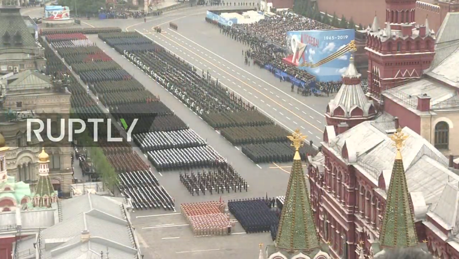 Nga duyet binh hoanh trang ky niem 74 nam Ngay Chien thang phat xit-Hinh-2