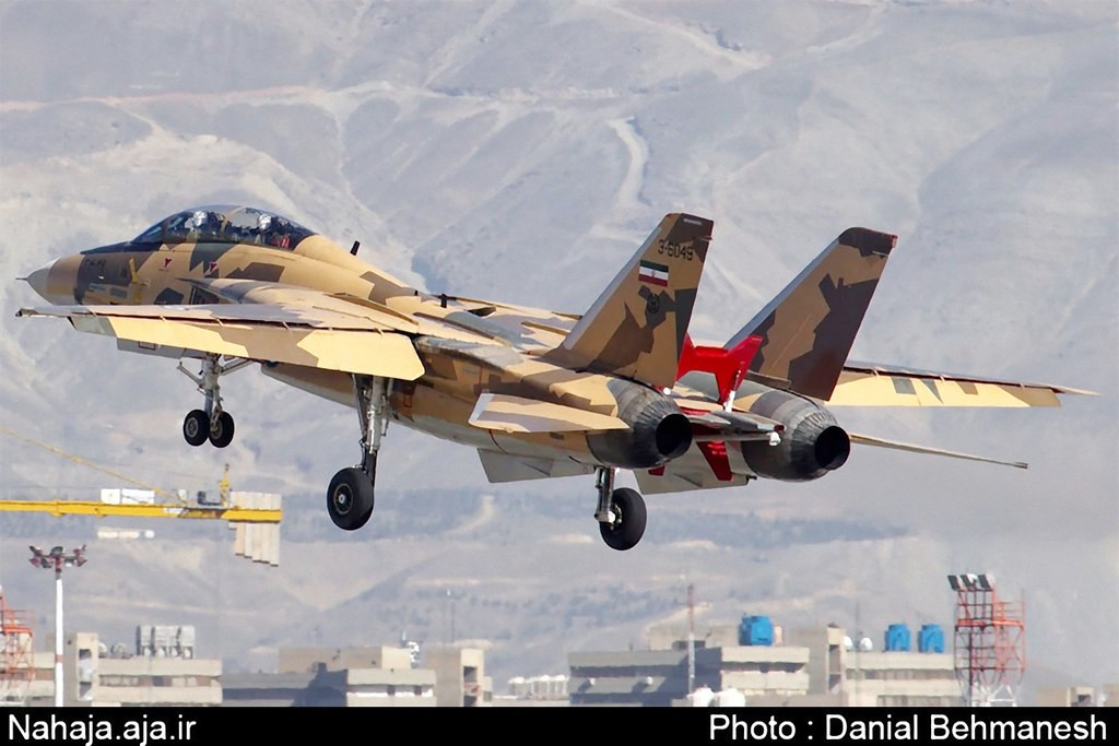 Quá trình chuyển giao 80 chiếc F-14 Tomcat của Mỹ cho Iran kết thúc khi Cách mạng Hồi giáo diễn ra vào năm 1979, nhưng khi đó đã có tới 79 chiếc F-14 về tay Iran và tới nay, các chiến đấu cơ Tomcat của Iran phần lớn đã được nâng cấp lên phiên bản F-14AM. Nguồn ảnh: Danial.