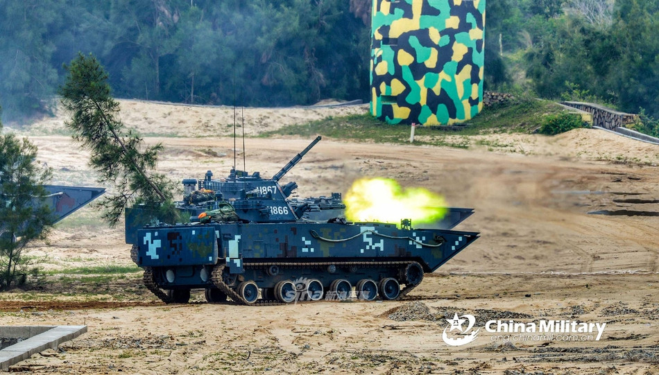 ZBD-05 có tổng cộng hai phiên bản, một là phiên bản xe chiến đấu bộ binh hiện đang được Hải quân Đánh bộ Trung Quốc sử dụng và phiên bản còn lại là xe tăng hạng nhẹ. Nguồn ảnh: Sina.