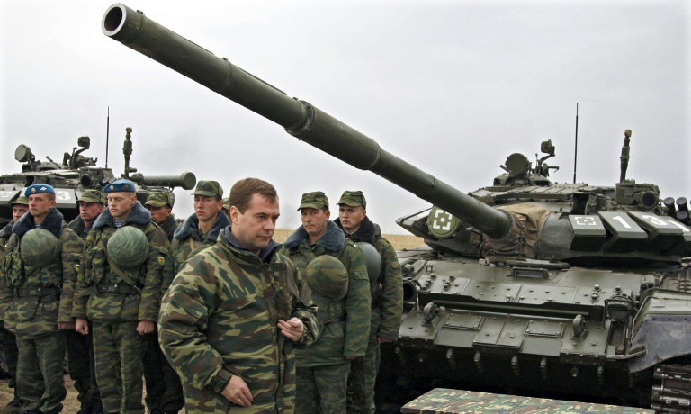 Do vậy, việc so sánh chi tiêu quốc phòng của một quốc gia với một quốc gia khác dựa trên số tiền quy đổi ra USD được coi là không chính xác và mang ít tính khách quan, giống như việc so sánh GDP của hai quốc gia hoàn toàn khác nhau vậy. Nguồn ảnh: BI.