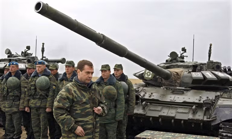 Do vậy, việc so sánh chi tiêu quốc phòng của một quốc gia với một quốc gia khác dựa trên số tiền quy đổi ra USD được coi là không chính xác và mang ít tính khách quan, giống như việc so sánh GDP của hai quốc gia hoàn toàn khác nhau vậy. Nguồn ảnh: BI.