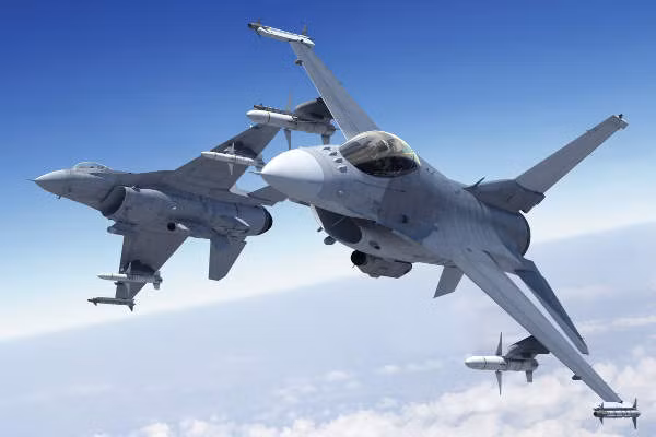 Nhiều nguồn tin cũng cho rằng việc Indonesia mua số lượng lớn chiến đấu cơ F-16 Viper từ phía Mỹ là một cách để quốc gia Đông Nam Á này tránh được các sự trả đũa của Washington sau một thời gian dài Indonesia mua các loại vũ khí, chiến đấu cơ đắt tiền từ Nga. Nguồn ảnh: F-16.