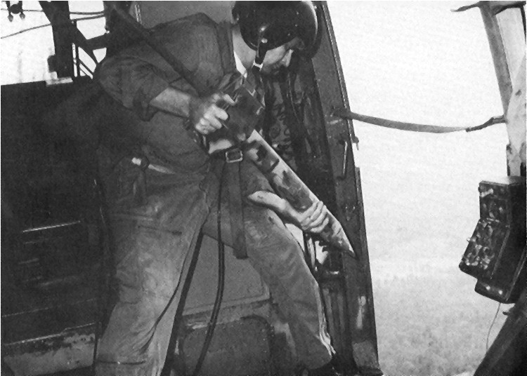 Song song với Commando Hunt, Lầu Năm Góc còn thực hiện Chiến dịch Igloo White. Chiến dịch quân sự này của Mỹ được tiến hành từ năm 1968 cho tới khi Mỹ rút quân khỏi miền Nam Việt Nam vào năm 1973. Địa điểm Mỹ tiến hành chiến dịch này là dọc biên giới Việt - Lào. Nguồn ảnh: TL.