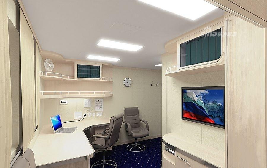 Phòng dành cho thuyền trưởng có thiết kế cực kỳ rộng rãi và hiện đại, bao gồm phòng làm việc kiêm phòng khách, phòng ngủ riêng và phòng vệ sinh khép kín. Nguồn ảnh: Sina.