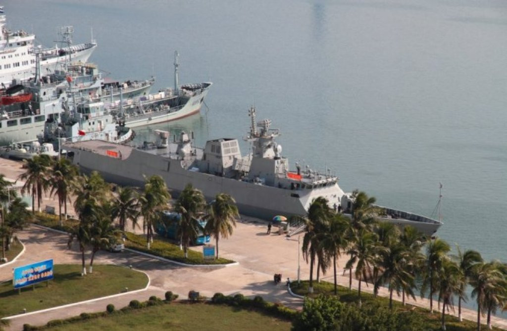 Có ít nhất bốn nhà máy đóng tàu quy mô lớn ở Thượng Hải (2 nhà máy), Vũ Hán và Vũ Xương đang tiến hành đóng các tàu hộ vệ hạm này với tốc độ cực nhanh, với trung bình mỗi nhà máy đóng cùng lúc ít nhất 2 chiếc hộ vệ hạm Type 056 cùng lúc. Nguồn ảnh: Baidu.