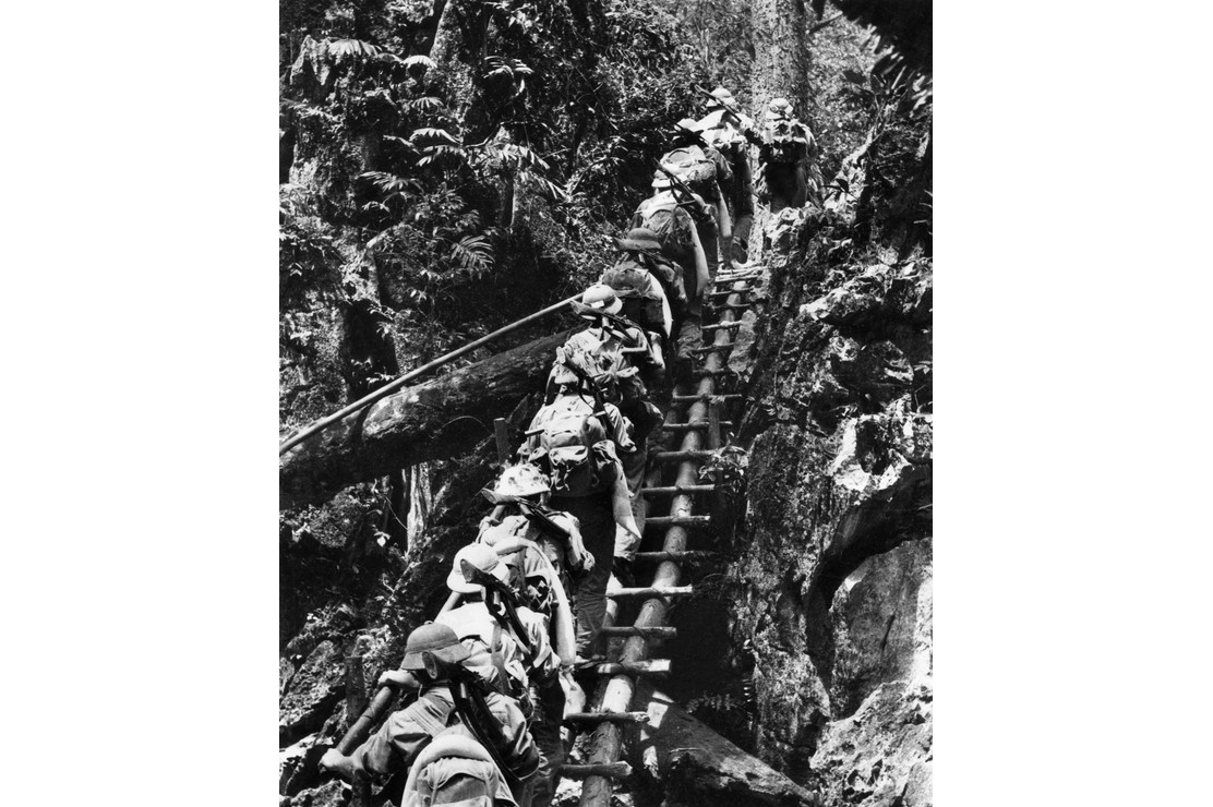 Chiến tranh Triều Tiên diễn ra giữa thời gian xảy ra hai cuộc chiến lớn của thế giới đó là Chiến tranh Thế giới thứ hai và Chiến tranh Việt Nam. Vậy nên ít người quan tâm tới cuộc chiến chỉ kéo dài 3 năm ngắn ngủi này, người ta quan tâm hơn tới một cuộc chiến đẫm máu nhất lịch sử nhân loại và cuộc chiến dài nhất thế kỷ 20 diễn ra sau đó vài chục năm. Nguồn ảnh: Historyextra.