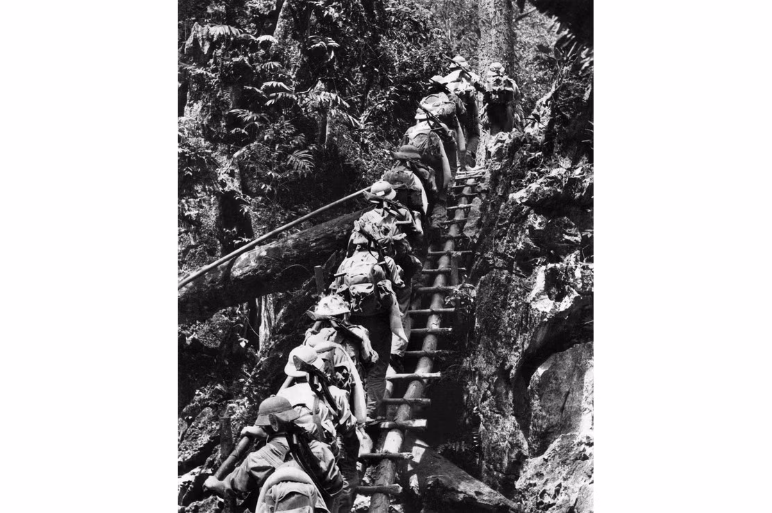 Chiến tranh Triều Tiên diễn ra giữa thời gian xảy ra hai cuộc chiến lớn của thế giới đó là Chiến tranh Thế giới thứ hai và Chiến tranh Việt Nam. Vậy nên ít người quan tâm tới cuộc chiến chỉ kéo dài 3 năm ngắn ngủi này, người ta quan tâm hơn tới một cuộc chiến đẫm máu nhất lịch sử nhân loại và cuộc chiến dài nhất thế kỷ 20 diễn ra sau đó vài chục năm. Nguồn ảnh: Historyextra.