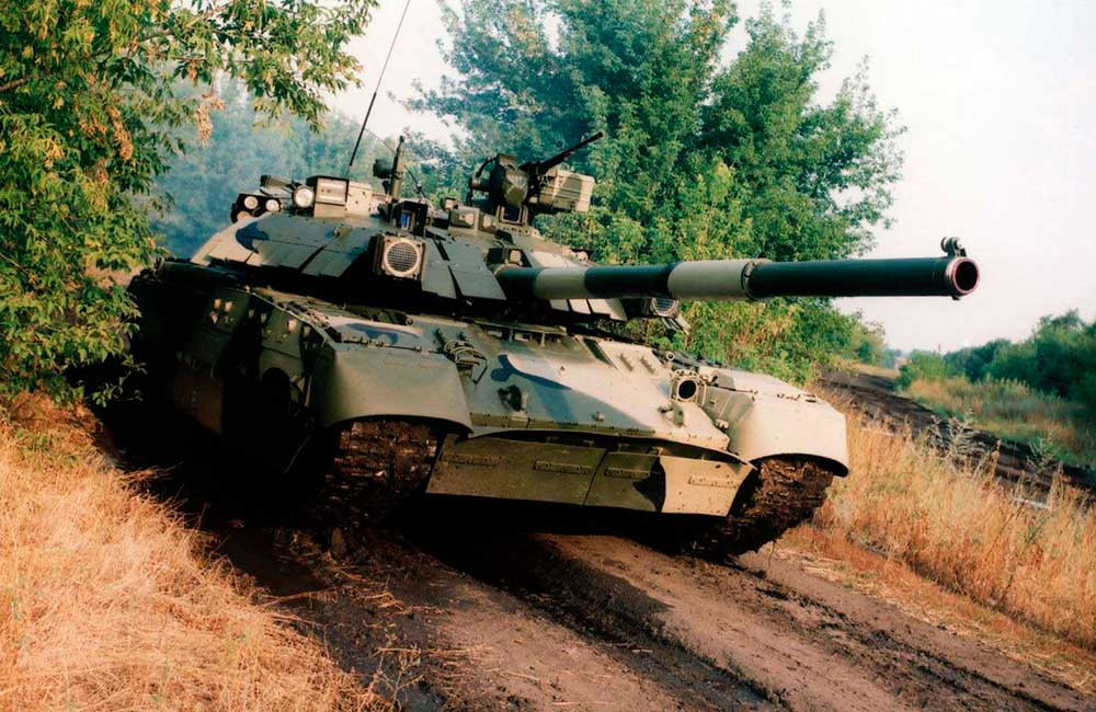 Một điểm khiến nữa khiến toàn bộ số xe tăng T-80 của Hàn Quốc bị thất sủng đó là trong khi các loại xe tăng nội địa của Hàn Quốc sử dụng hoàn toàn đạn và linh kiện sản xuất trong nước thì T-80 lại phụ thuộc hoàn toàn vào nhập khẩu, kể cả đạn cũng phải nhập khẩu. Nguồn ảnh: Chosul.