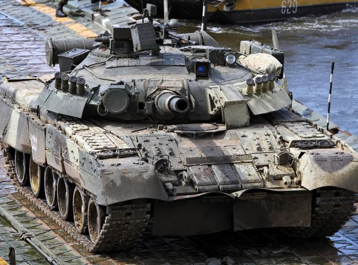 Ban đầu có 18 chiếc T-80U được gia nhập biên chế chính thức của Quân đội Hàn Quốc, số còn lại để trong kho dự phòng. Tuy nhiên tới đầu năm 2016, phần lớn T-80U của Hàn Quốc đã được cho nghỉ hưu do chi phí vận hành và bảo dưỡng quá lớn. Nguồn ảnh: Chosul.