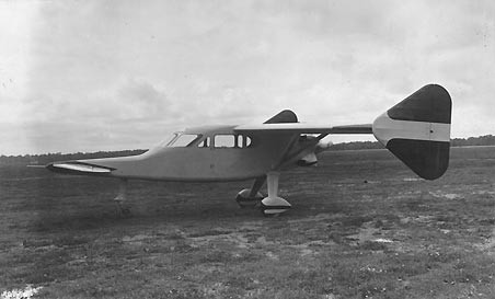 Đầu tiên là loại máy bay có thể coi là dị nhất từng được Cục thiết kế Mikoyan chế tạo ra, đó là MiG-8. Đây là loại máy bay không được vũ trang, được chế tạo chỉ phục vụ cho nhiệm vụ tuần tra và được sử dụng bởi OKB. Nguồn ảnh: QQ.