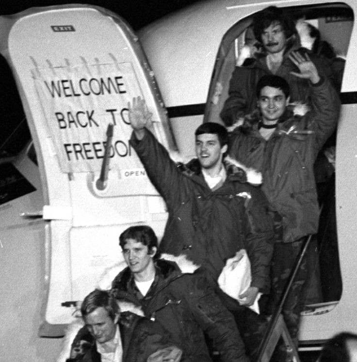 Kết quả là toàn bộ 56 con tin được phía Iran trả tự do, quan hệ Iran và Mỹ cũng kết thúc từ đây. Cuộc khủng hoảng con tin này cũng châm ngòi cho việc Mỹ trừng phạt kinh tế với Tehran và sự trừng phạt đó tới nay vẫn tiếp diễn. Nguồn ảnh: Theatlantic.