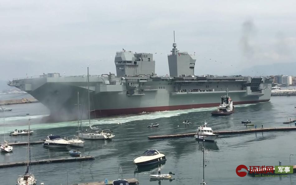 Về khả năng mang trực thăng, tối đa tàu sân bay của Italia này mang theo được 12 trực thăng AgustaWestland AW101 hoặc SH90A. Theo tính toán của Hải quân Italia, trong tương lai khi hoạt động với các tiêm kích F-35B tối đa Trieste sẽ mang được theo 15 chiếc F-35B. Nguồn ảnh: Sina.