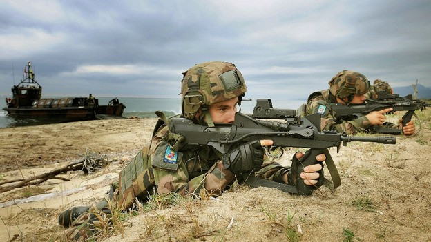 Đứng ở vị trí thứ 10 là lực lượng Thuỷ quân Lục chiến Pháp. Dù lực lượng này của Pháp dù không quá nổi danh nhưng là một trong những lực lượng TQLC lịch sử và chiến tích thuộc vào hàng "khủng" ở châu Âu. Nguồn ảnh: Countrydetail.