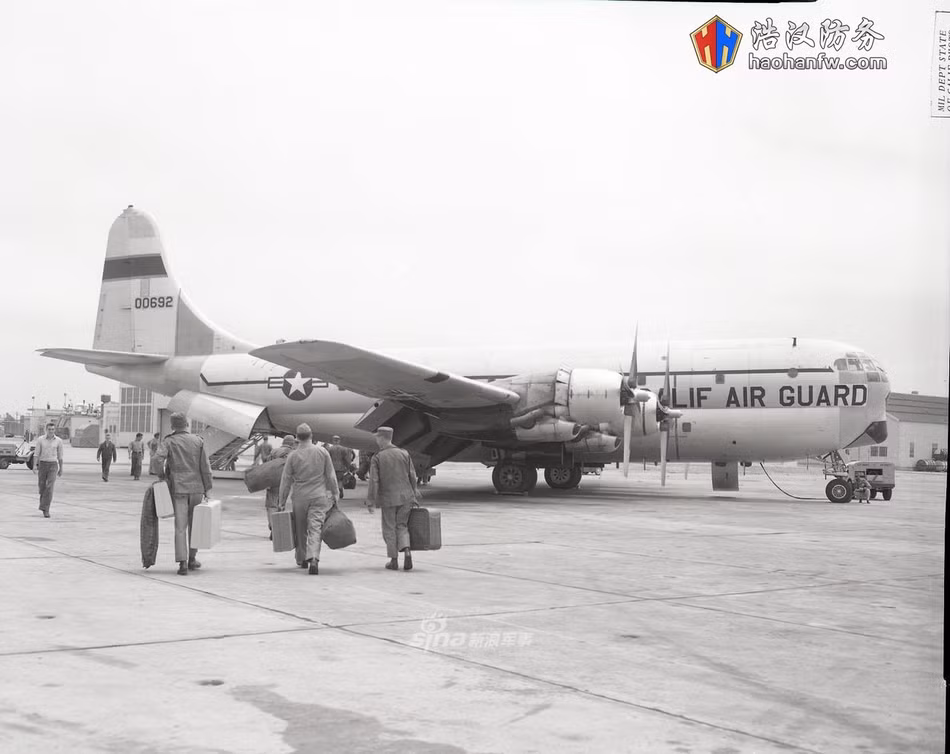 Phiên bản đầu của C-97 được trang bị động cơ cánh quạt với tổng cộng bốn động cơ, mỗi động cơ có thiết kế với 28 xy lanh, cung cấp công suất lên tới 3500 sức ngựa. Nguồn ảnh: Sina.