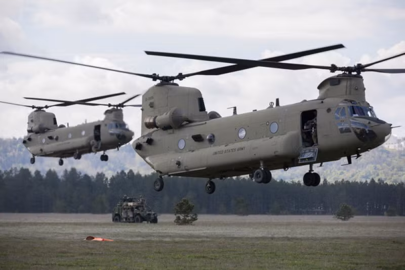 Ngày nay, các loại trực thăng đã đóng vai trò cực kỳ lớn không chỉ trong không vận mà còn cả nhiệm vụ đổ bộ đường không của Quân đội Mỹ thay vì quá phụ thuộc vào việc sử dụng kiểu máy bay vận tải quân sự cỡ lớn. Nguồn ảnh: Chosul.