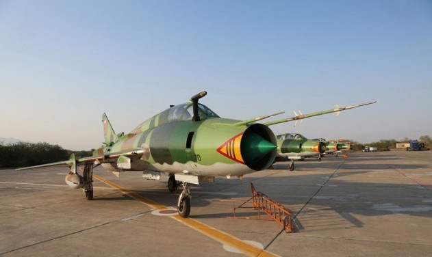 Tiêm kích kiêm nhiệm vụ cường kích của Iran loại Su-22 cũng bắt đầu phục vụ trong biên chế lực lượng này từ năm 1991 và tới nay vẫn còn số lượng khoảng 20 chiếc hoạt động tốt. Nguồn ảnh: Airliners.
