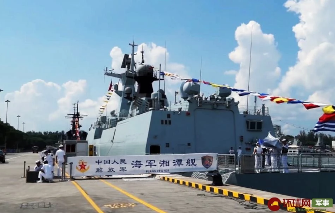 Khinh hạm Type 054A có giá mỗi chiếc vào khoảng 1,4 tỷ Nhân Dân Tệ. Theo thông tin được CCTV đăng tải Type 054A có độ giãn nước chỉ 4000 tấn và có chiều dài 134 mét, lườn rộng 16 mét. Nguồn ảnh: QQ