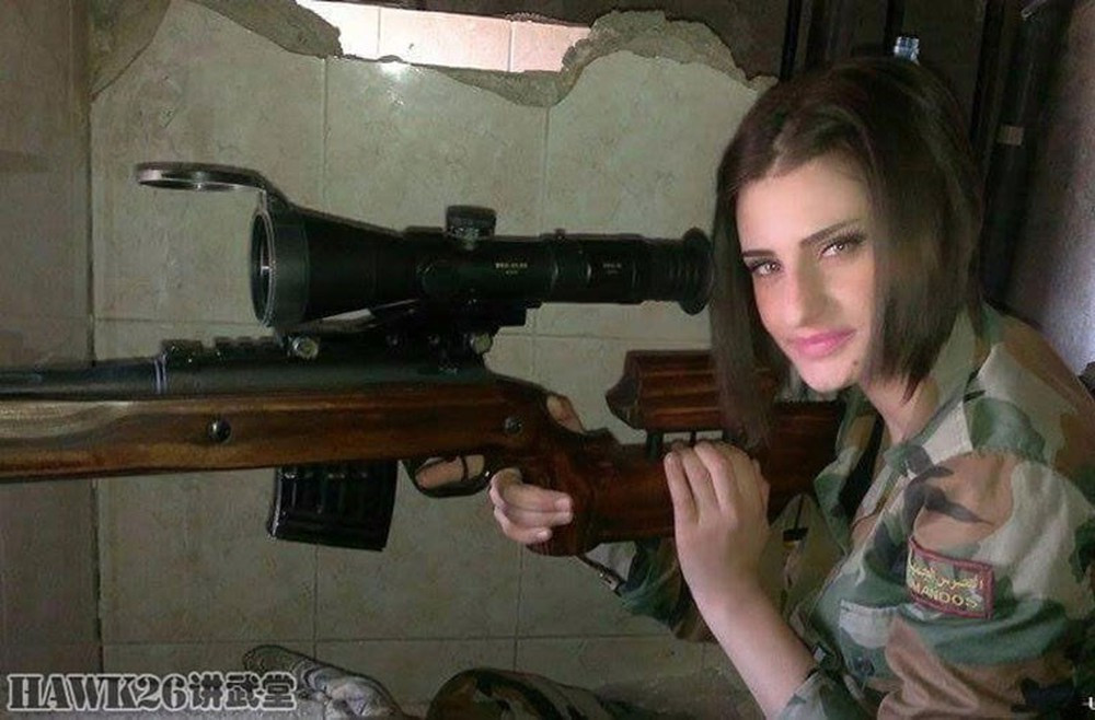 Có một điều khá thú vị là dù được phát triển vào cuối thập niên 90 thế nhưng người Nga vẫn quyết định sử dụng gỗ và thép để chế tạo mẫu vũ khí này, thay vì các loại vật liệu tổng hợp được đánh giá là bền và đẹp hơn. Nguồn ảnh: Commont.